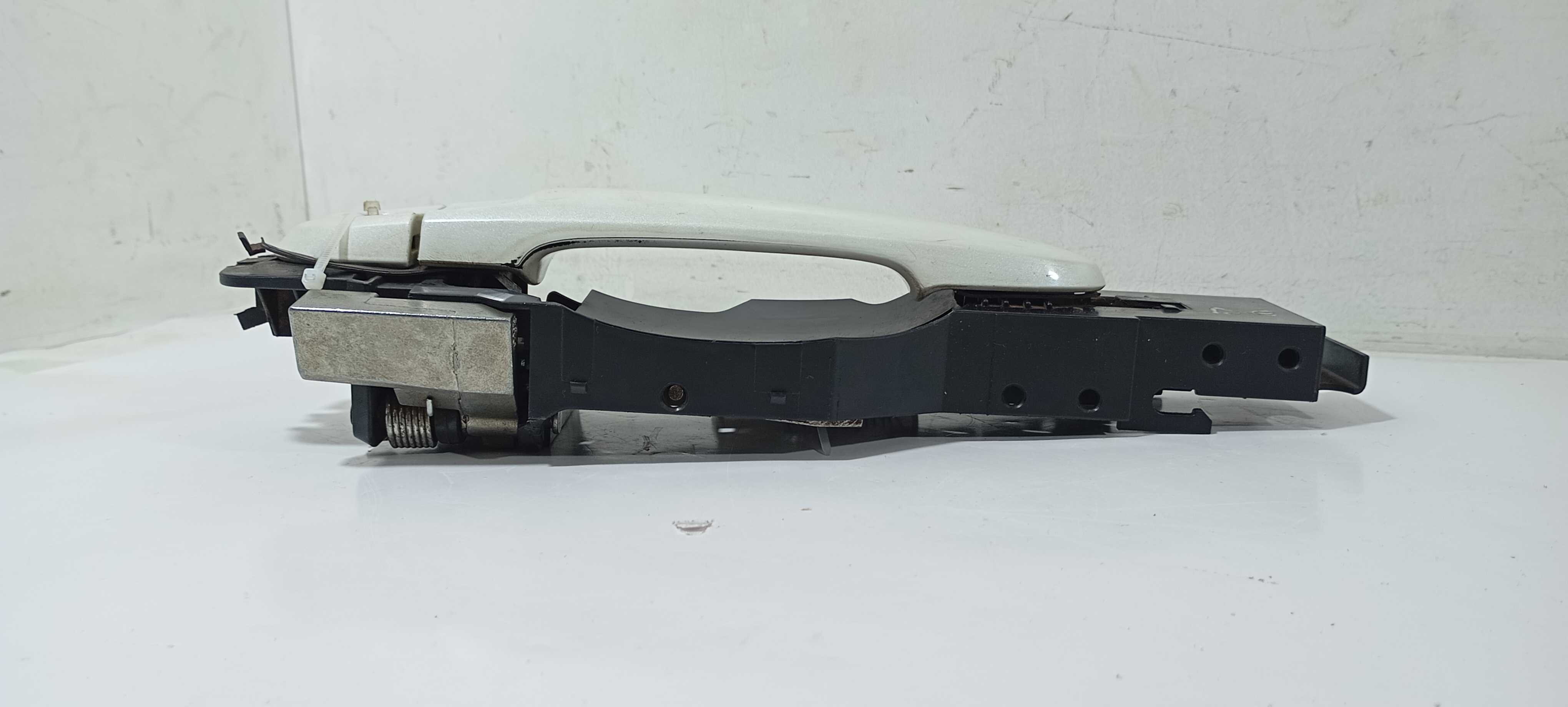 Maçaneta Externa Diant. E. Nissan March Sv 1.0 2016 Sh1ha Branco Dianteira 5