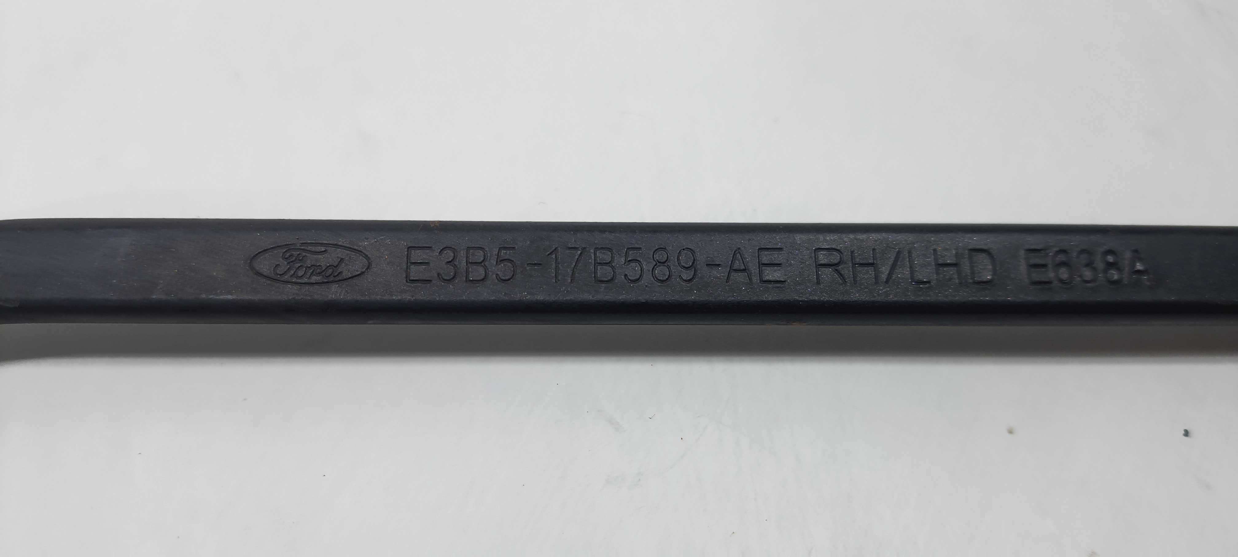 Braço Limpador Direito Ford Ka Hatch 1.0 2020 E3b517b589ae Direito 6