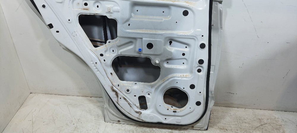 Porta Traseira Esquerda Nissan Kicks Cvt Ano 2019 H21015ramb Traseira Esquerda Branco 7
