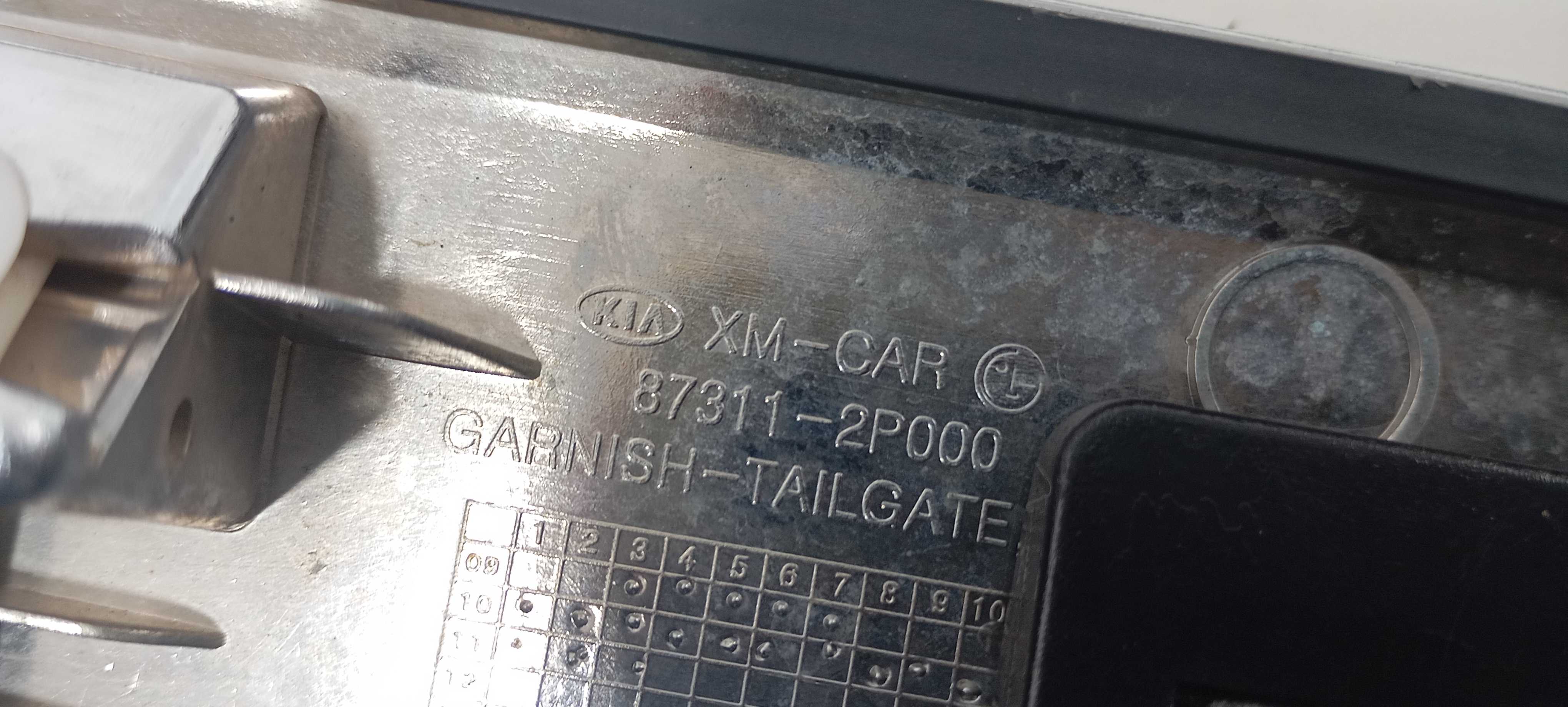Moldura Tampa Tras. Kia Sorento Ex2 2.4 2012 873122p000 9