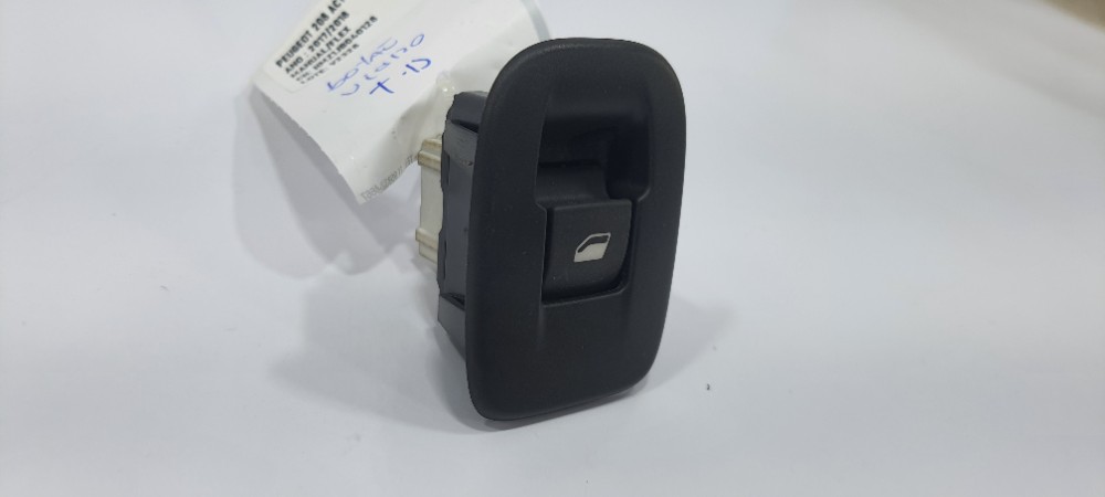 Botão Vidro Traseiro Direito Peugeot 208 1.2 2018 98007446 8