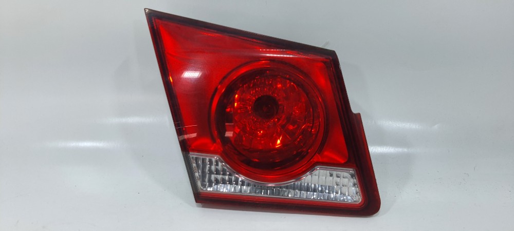 Lanterna Tampa Traseira Esquerda Chevrolet Cruze Sedan 2014 Esquerdo/motorista Vermelho 5