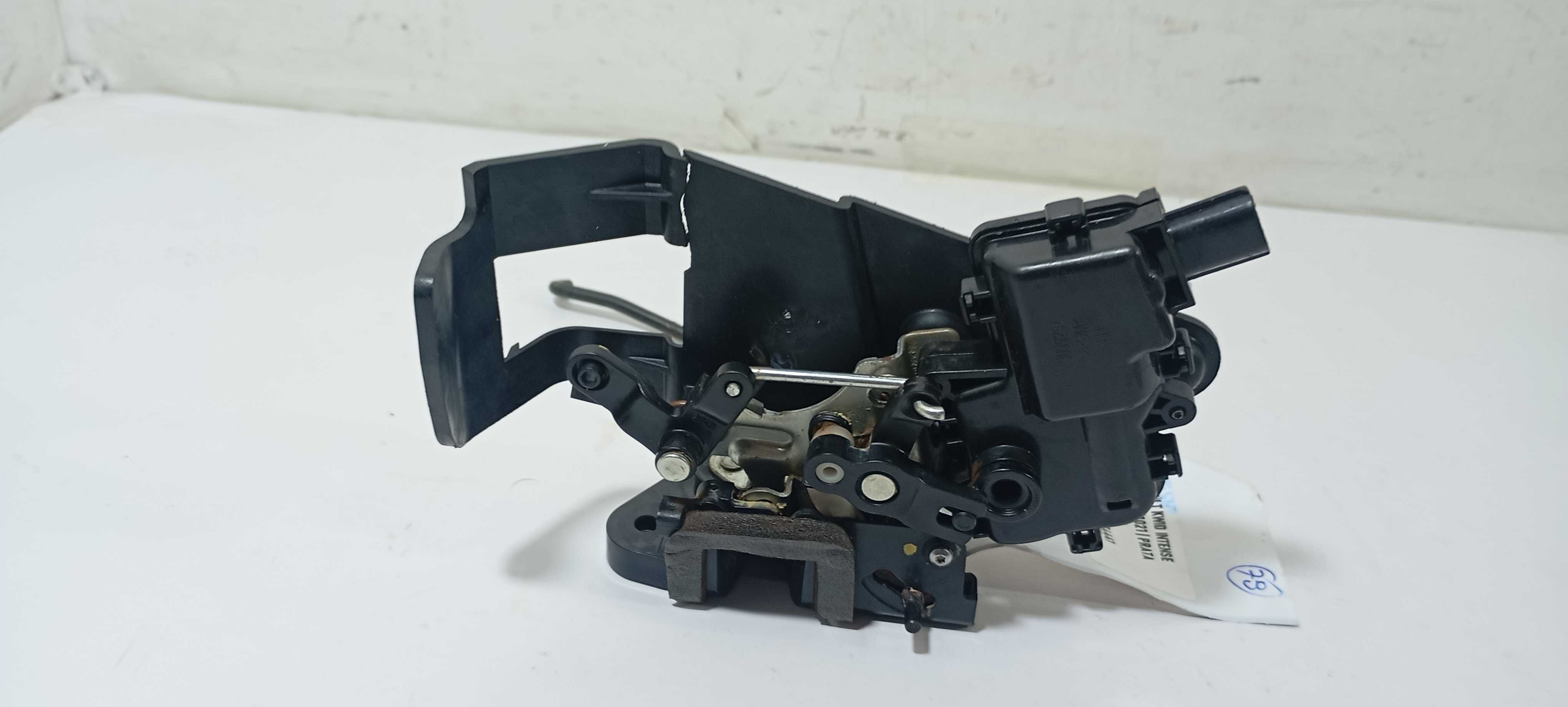 Fechadura Traseira Esquerda Kwid 2021 625030253r Avaria 3