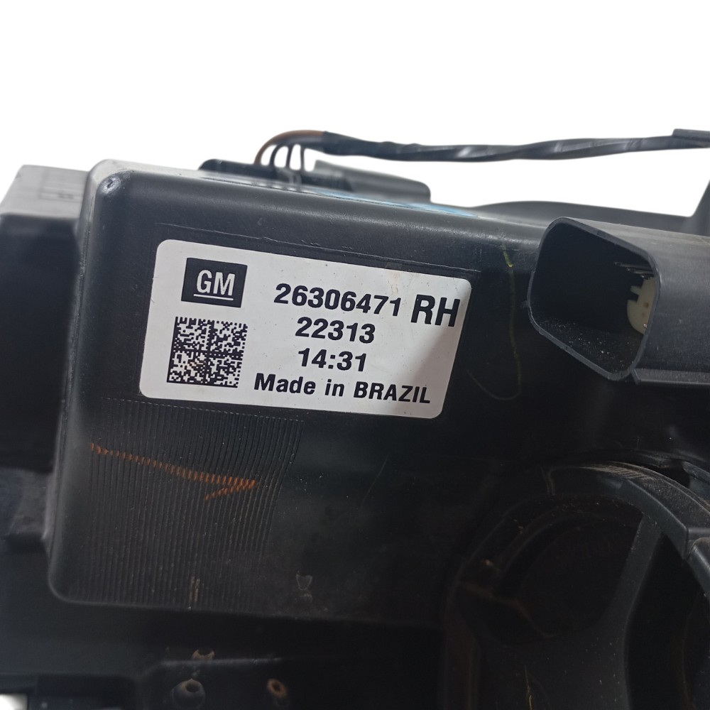 Farol Direito Tracker 1.0 2021 26306471 Direito/passageiro 3