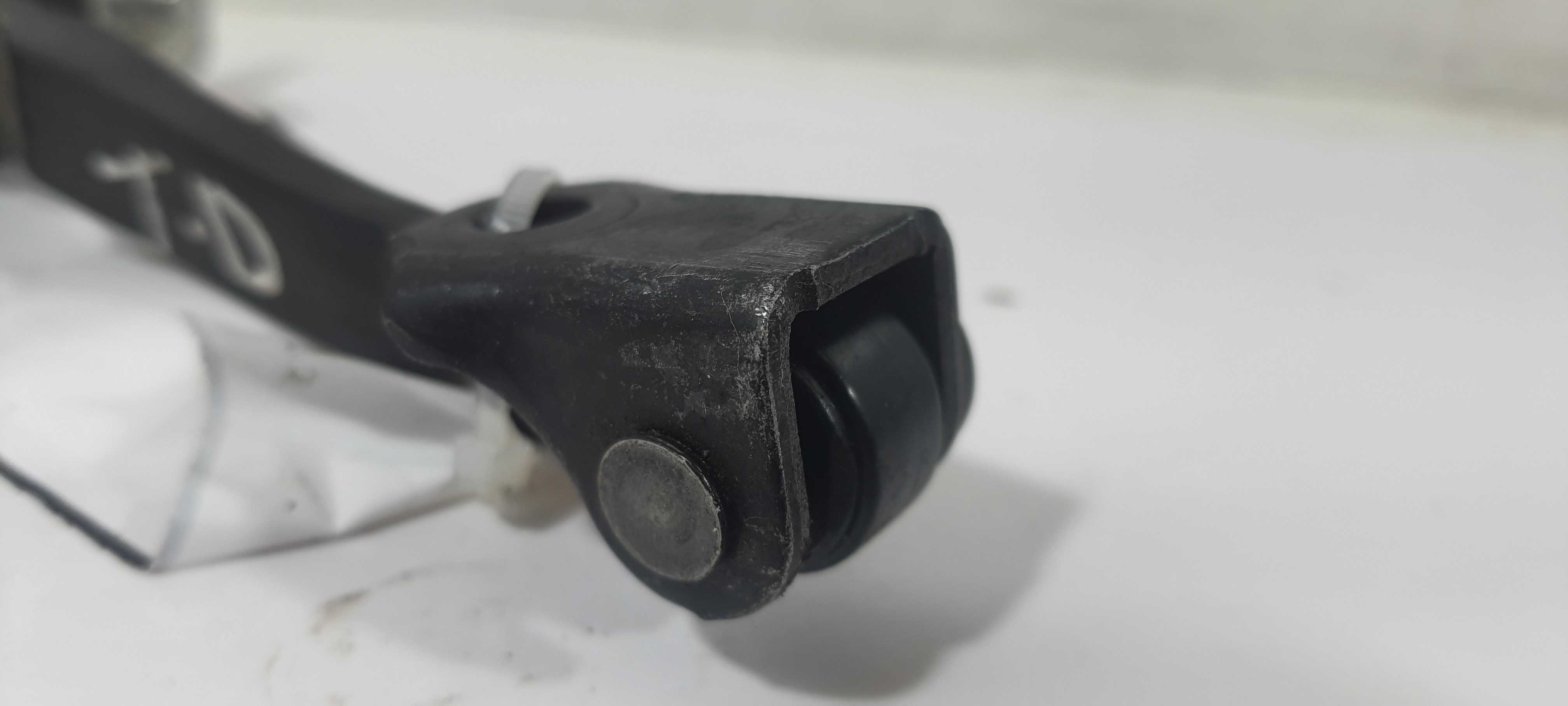 Limitador Porta Traseira D. Gm Onix Activ 1.4 18 52158971 1