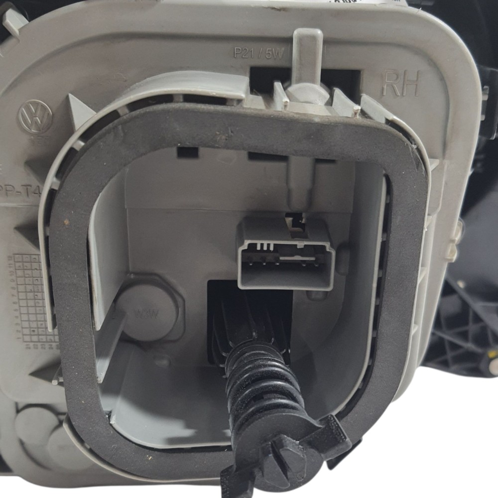 Lanterna Traseira Direita Fume Polo 1.0 Tsi 2021 6ea945096d  Direito/passageiro Vermelha 5