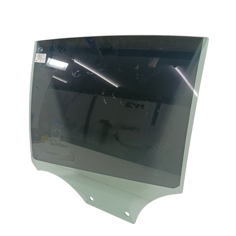 Vidro traseiro esquerdo Peugeot 208 ano 2024 E243R001150 5