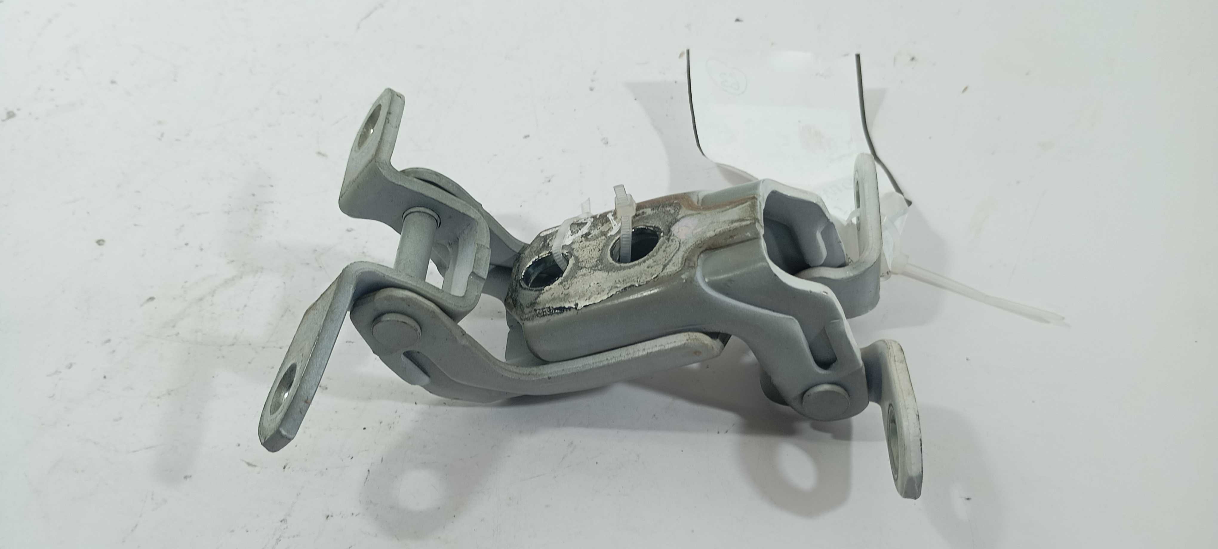 Dobradiça Porta Diant Direita Nissan March 1.0 2019 824201hp 2