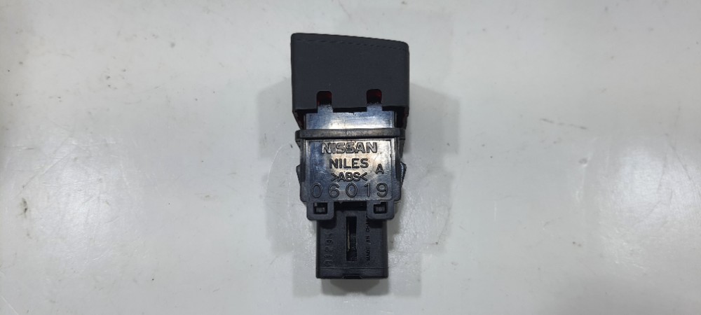 Botão Pisca Alerta Nissan March S 1.0 Ano 2019 06019 Preto 5