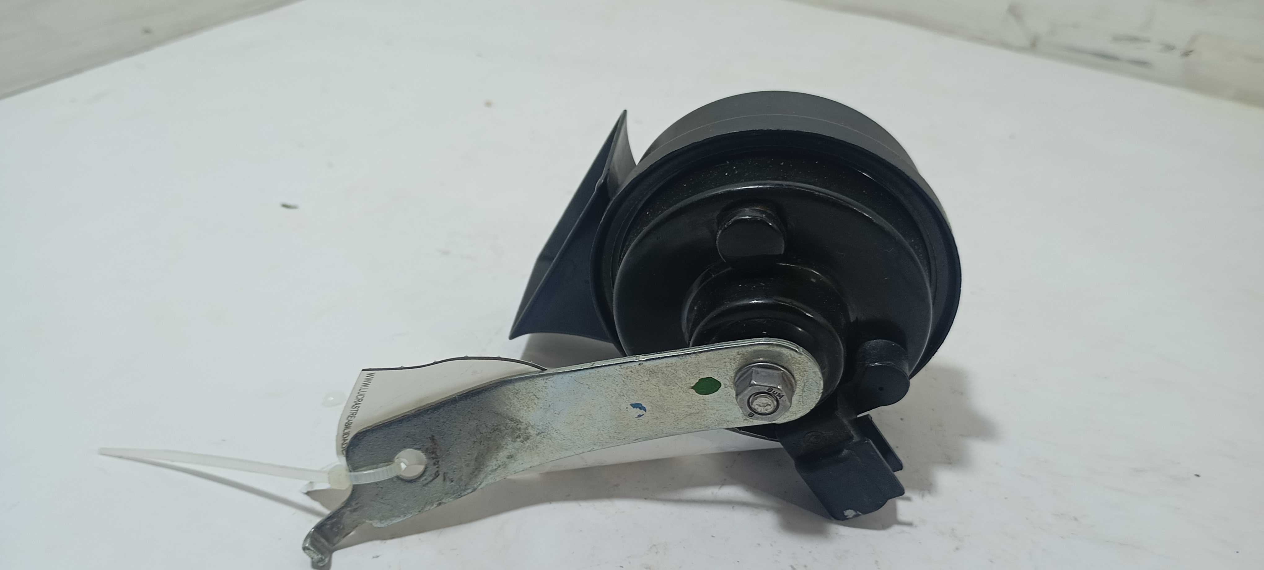 Buzina Caracol Gm Tracker Lt 2024 E4000099 3