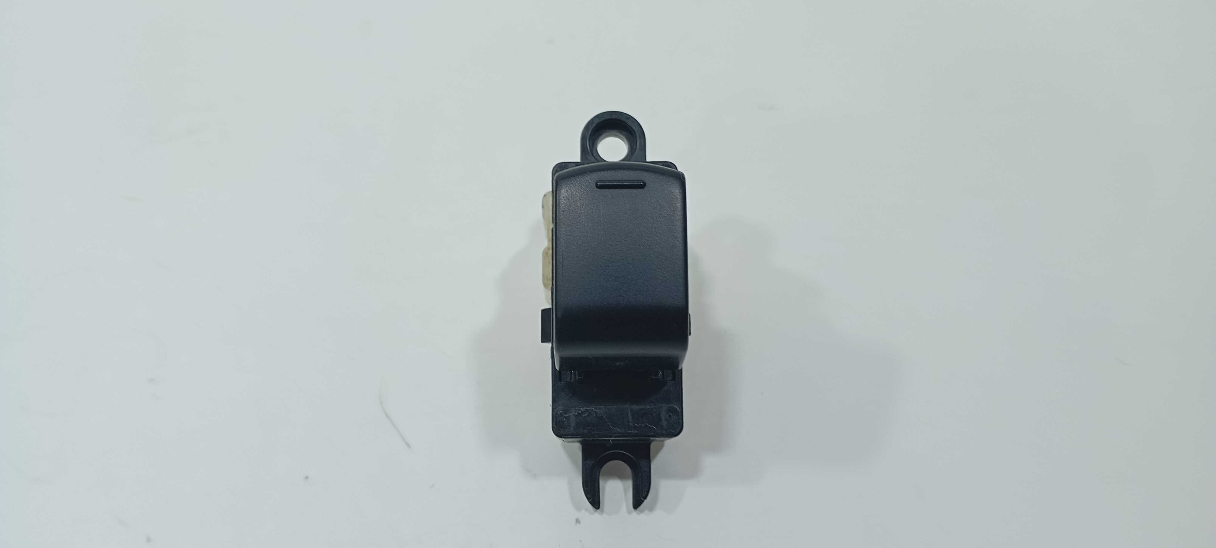 Botão Vidro Diant Dir Nissan March Sv 1.0 2016 Pa6gf30 1