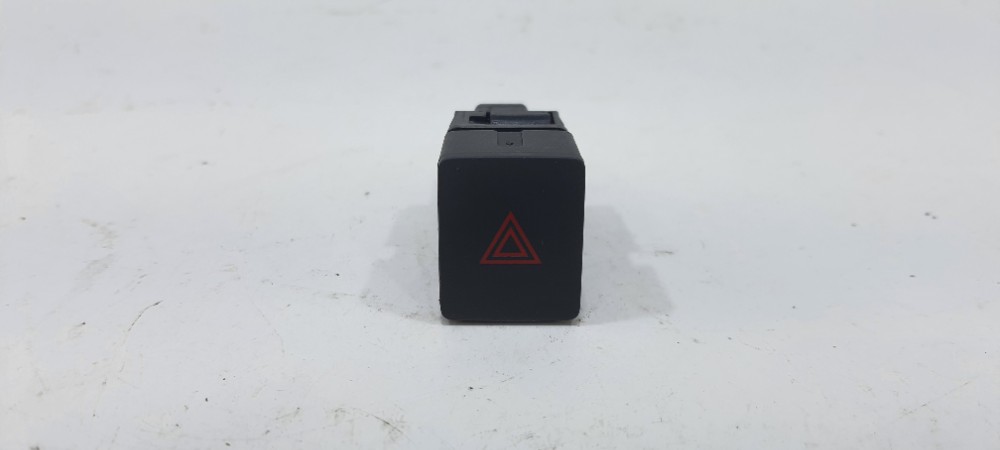 Botão Pisca Alerta Nissan March S 1.0 Ano 2019 06019 Preto 2