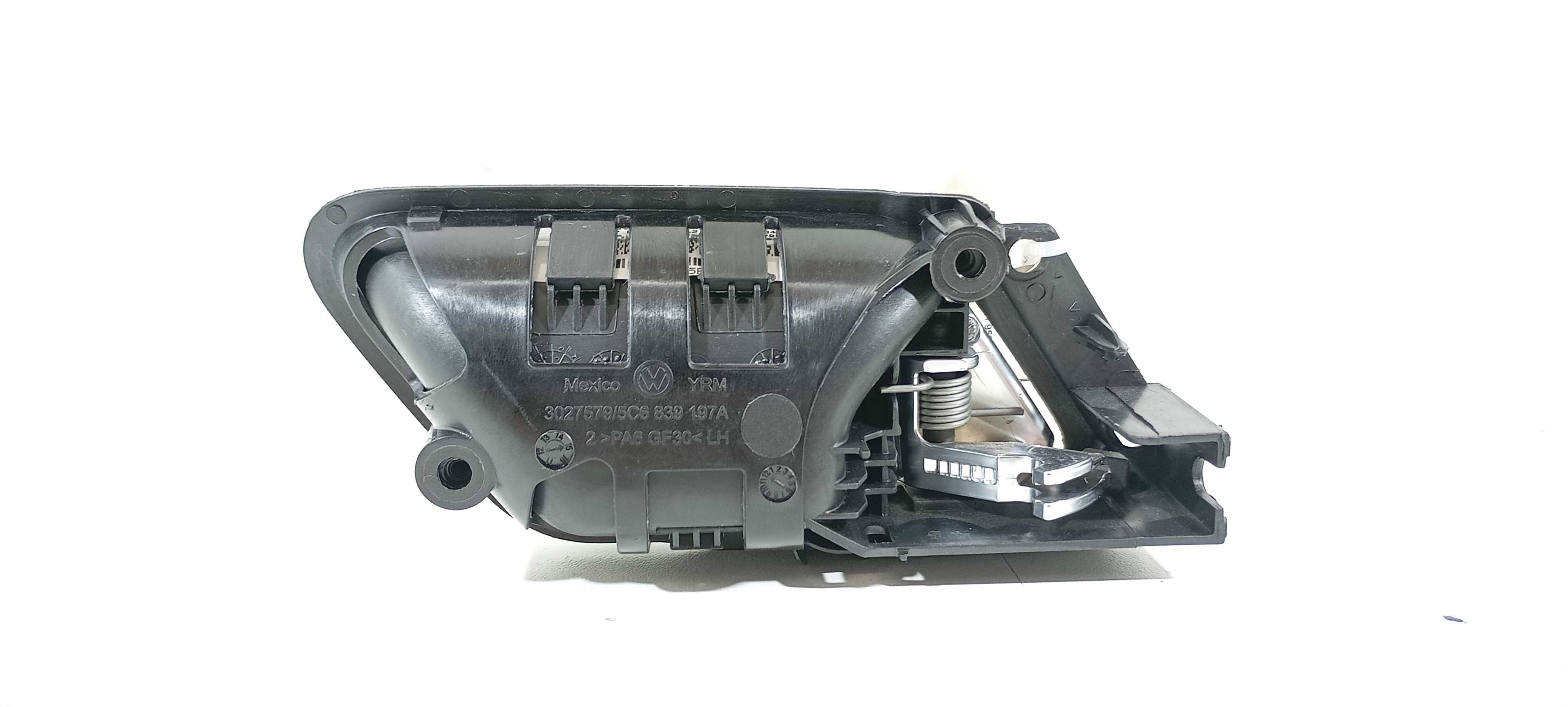 Maçaneta Interna Traseira E. Volkswagen Jetta 1.4 2016 V2297 Preto/prata Traseira 5