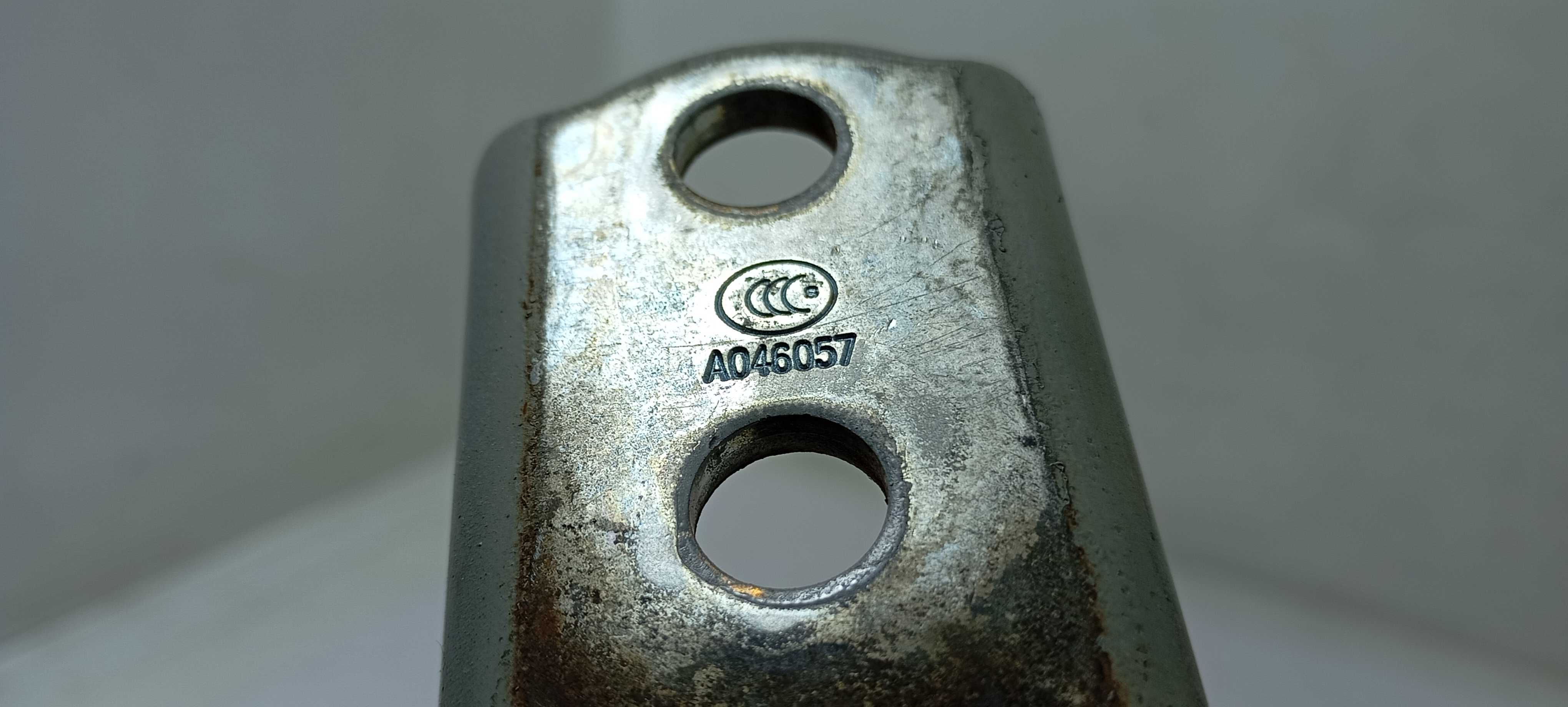 Dobradiça Porta Traseira E. Kia Sorento Ex2 2.4 12 A046057 8