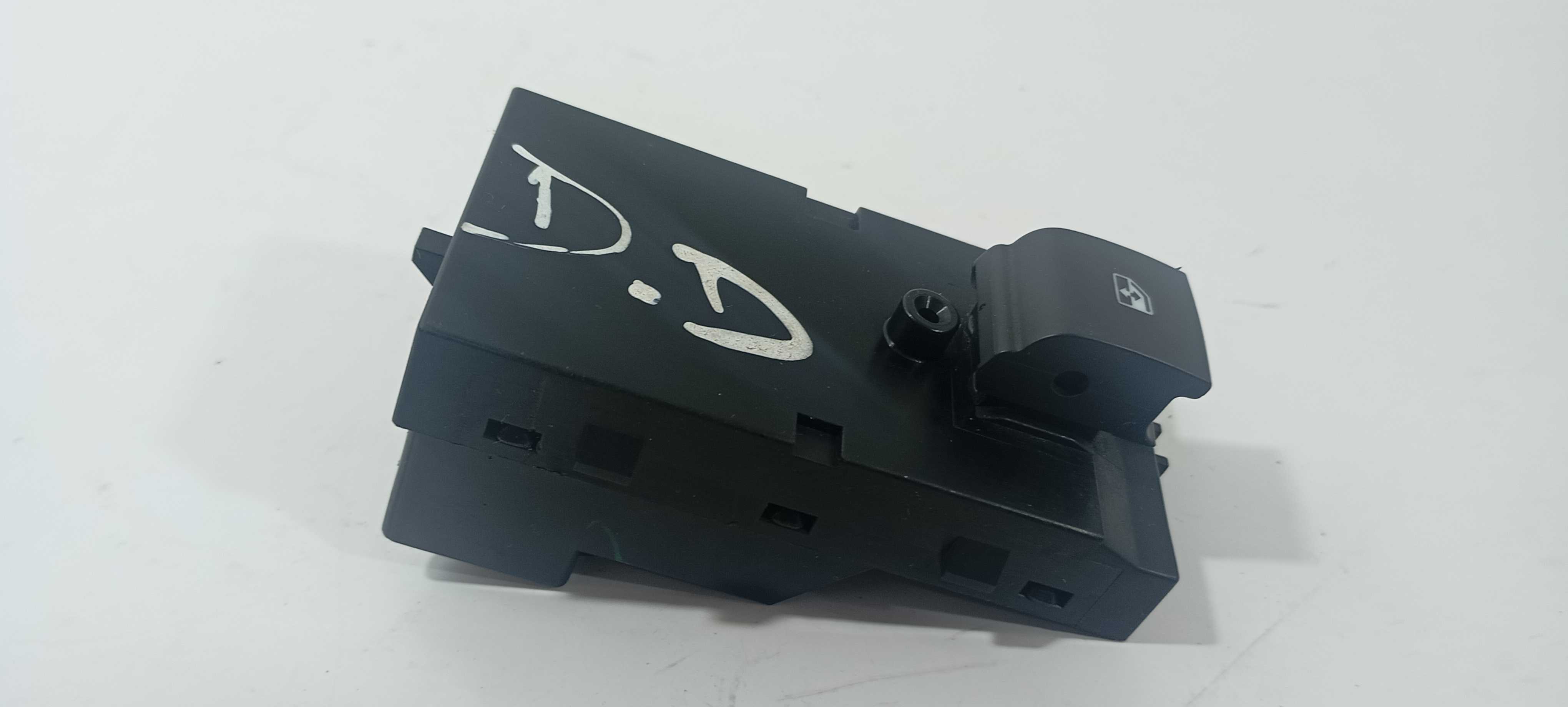Botão Vidro Dianteiro Direito Gm Prisma 1.4 Lt 2019 22915102 2