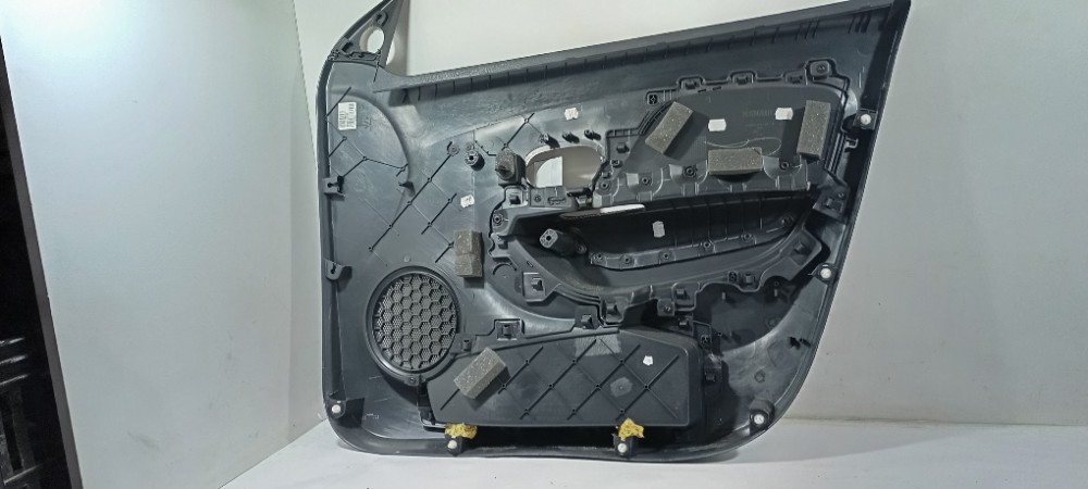 Forro Porta Dianteiro Esq Renault Sandero 1.0 2020 809002255 1
