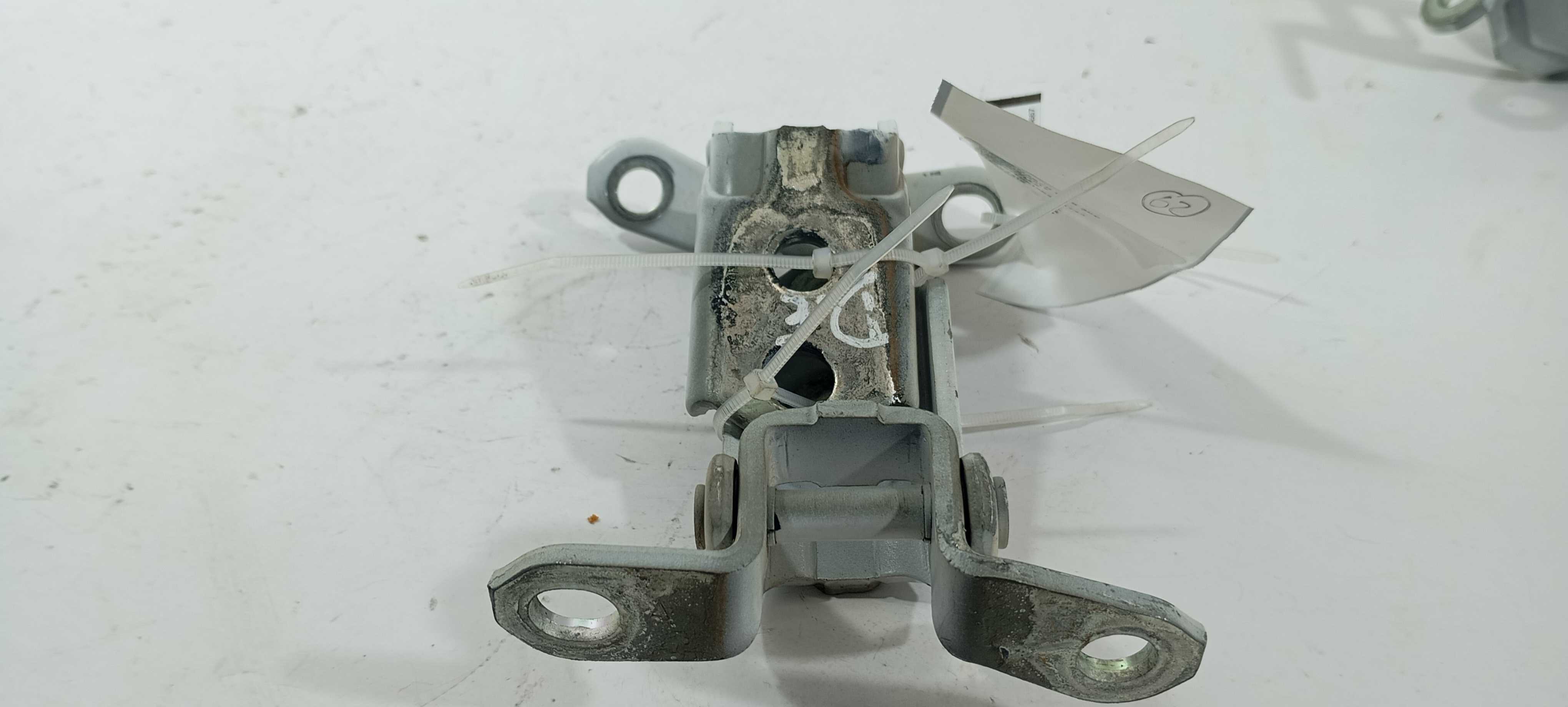 Dobradiça Porta Diant Esquerda Nissan March 1.0 2019 824211h 4