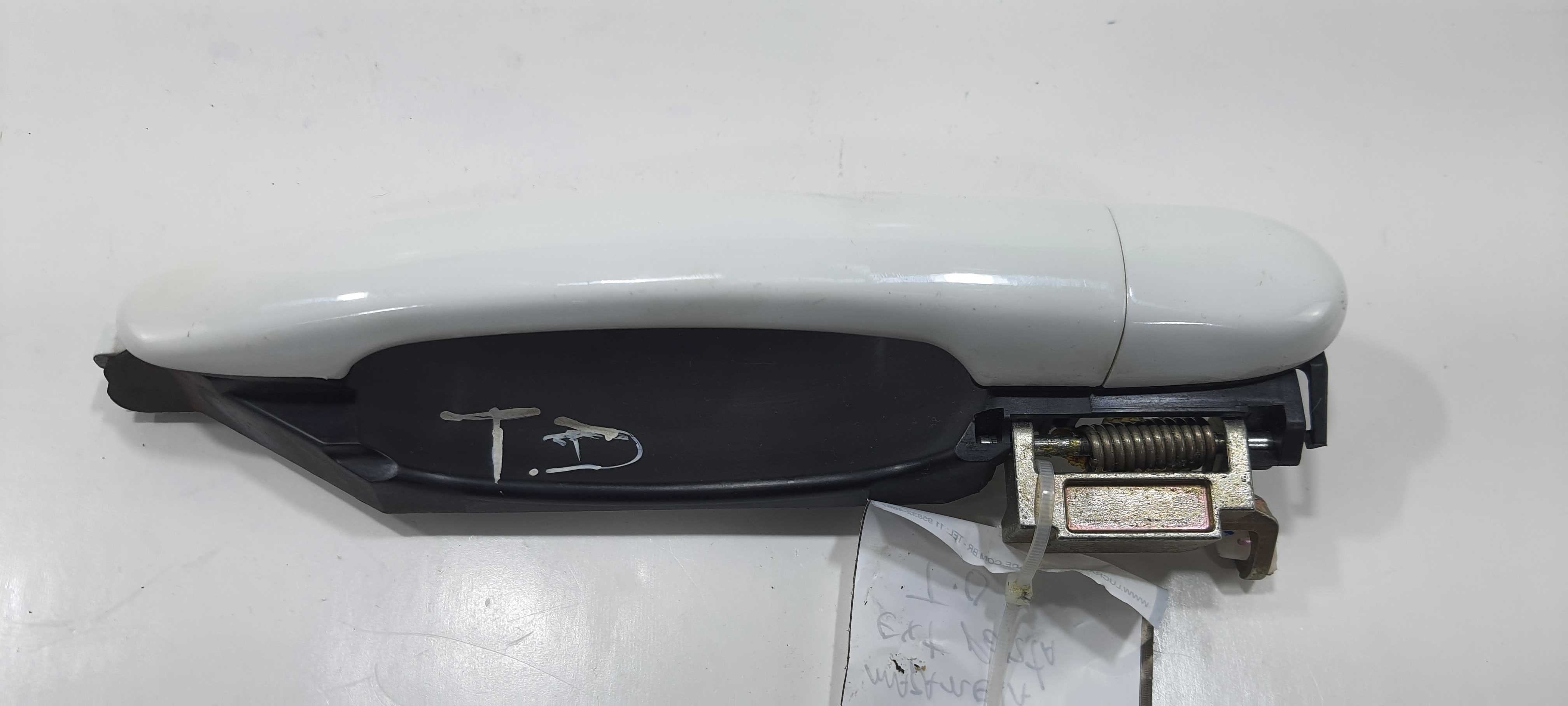 Maçaneta Ext T. Direita Fiat Strada Freedom 1.3 2021 V2298 Branco Traseira 1