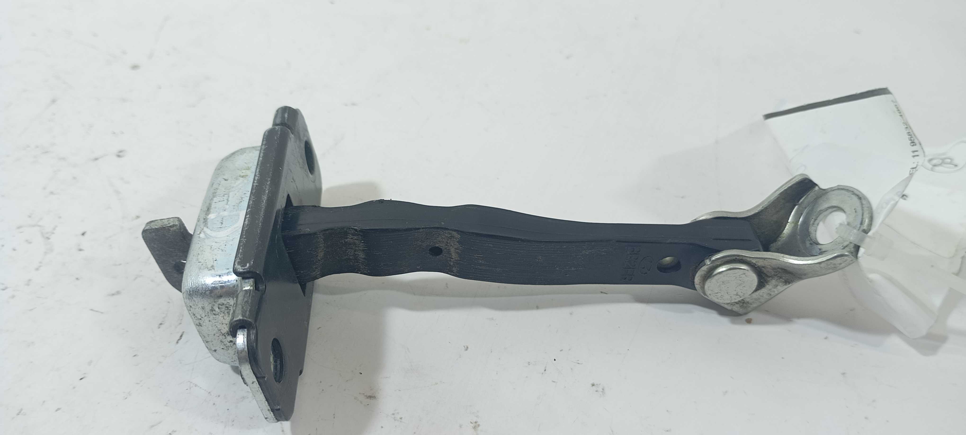 Limitador Porta Dianteira Direita Hb20 1.0 2023 77980r1000 Preto 2