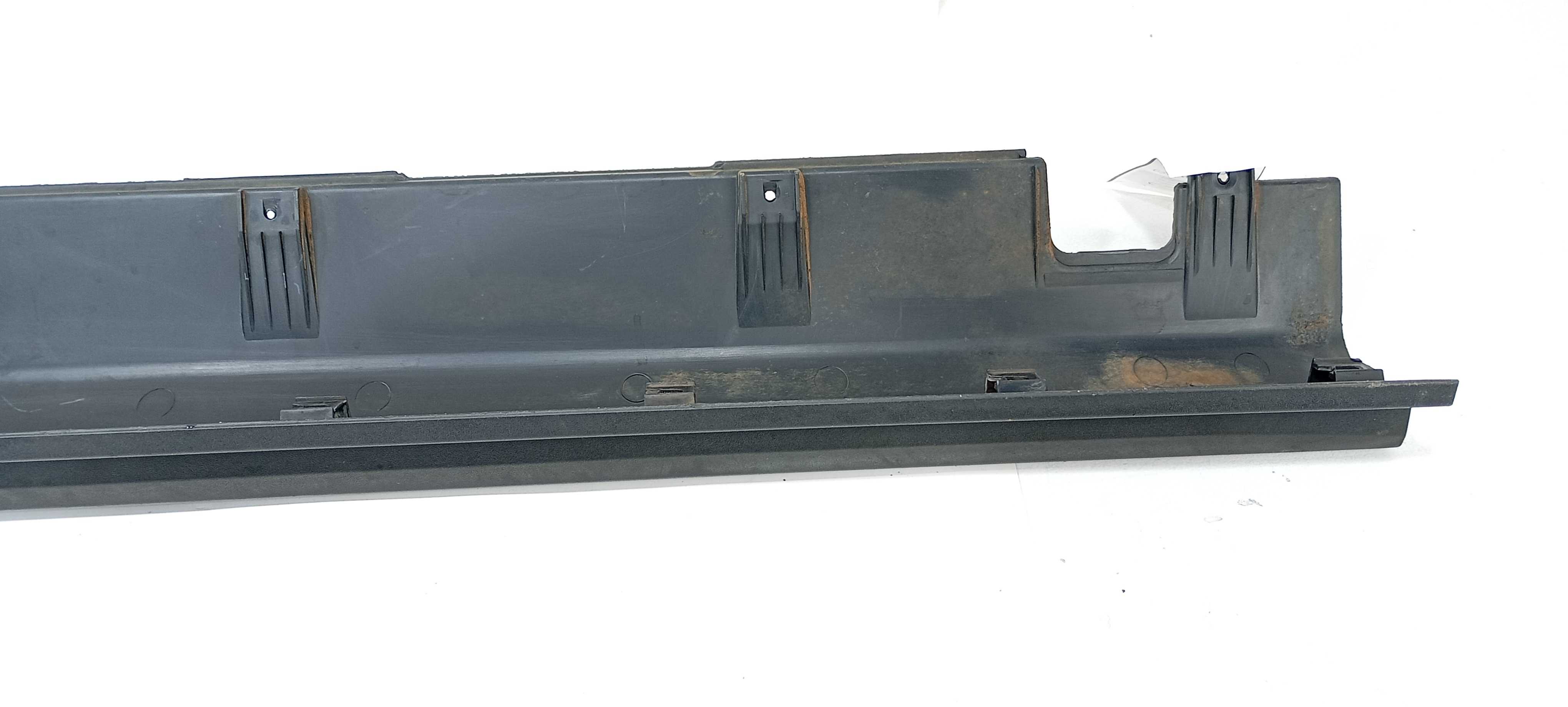 Spoiler Direito Kia Sorento Ex2 2.4 2012  877522p000 Preto 8