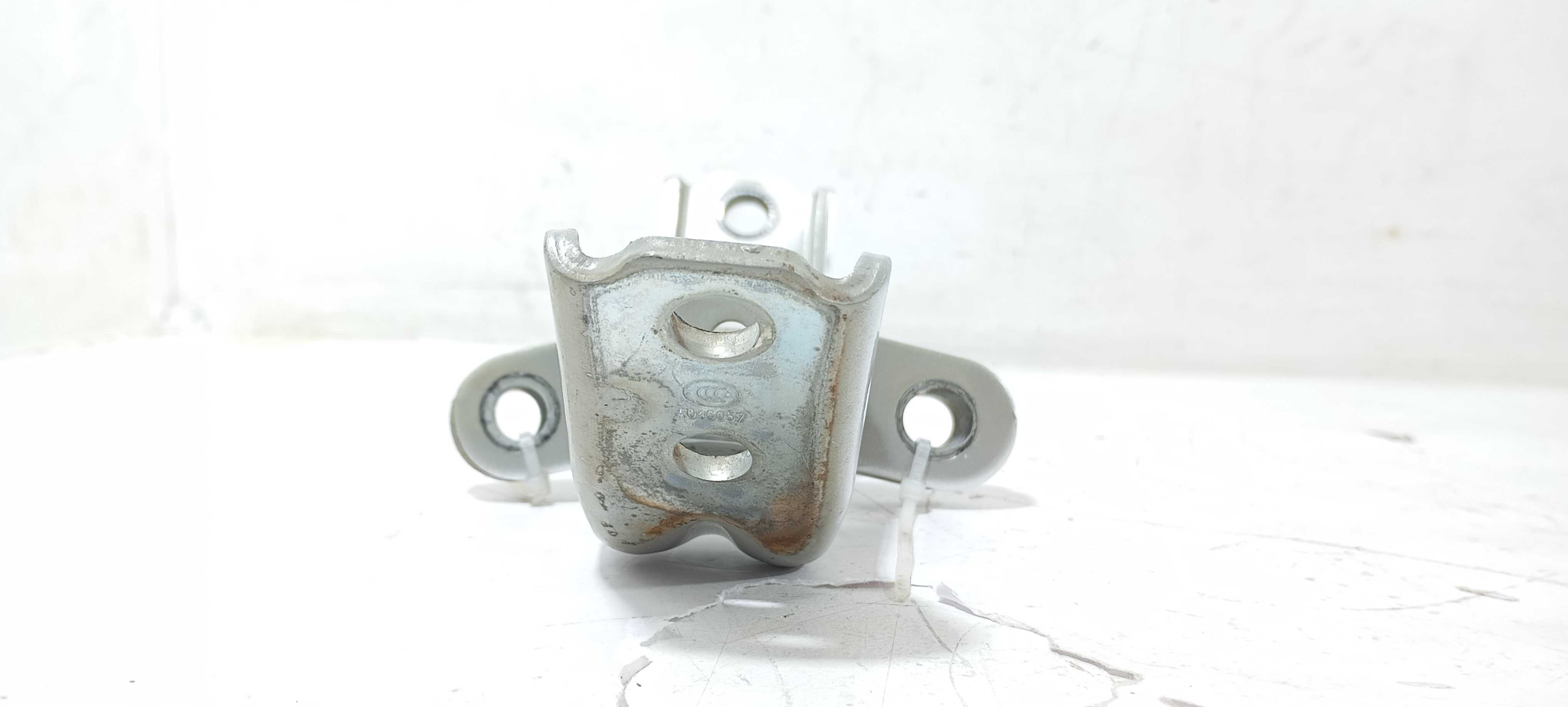 Dobradiça Porta Dianteira D. Kia Sorento Ex2 2.4 12 A046057 3