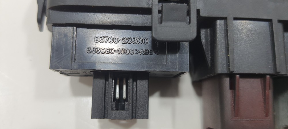 Botão Ajuste Painel Hyundai Ix35 2.0 Ano 2012 937002s300 3