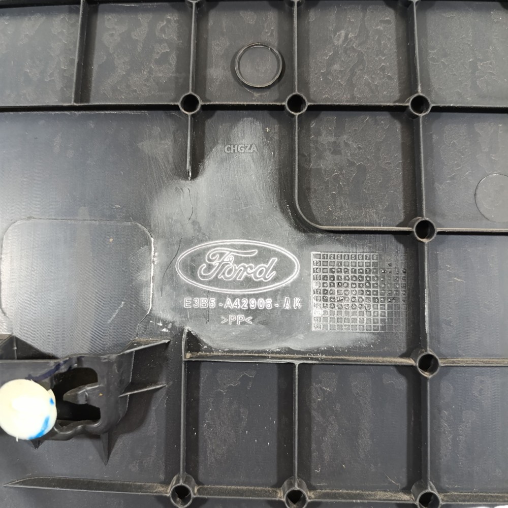 Acabamento tampa traseiro Ford Ka se Hatch 2020 E3B5A42906 5
