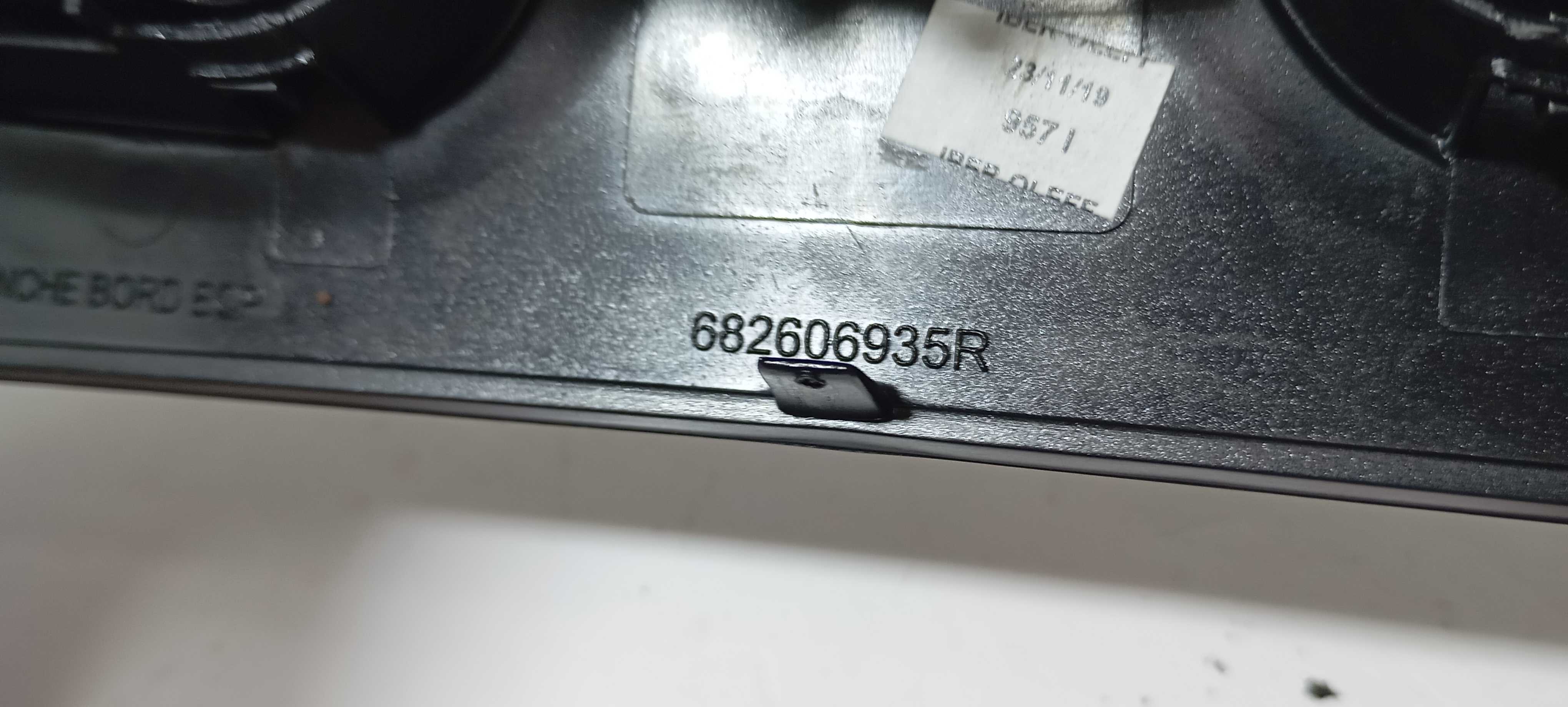 Moldura Multimidia Difusor Renault Sandero 1.0 2020 68260693 Prero 3