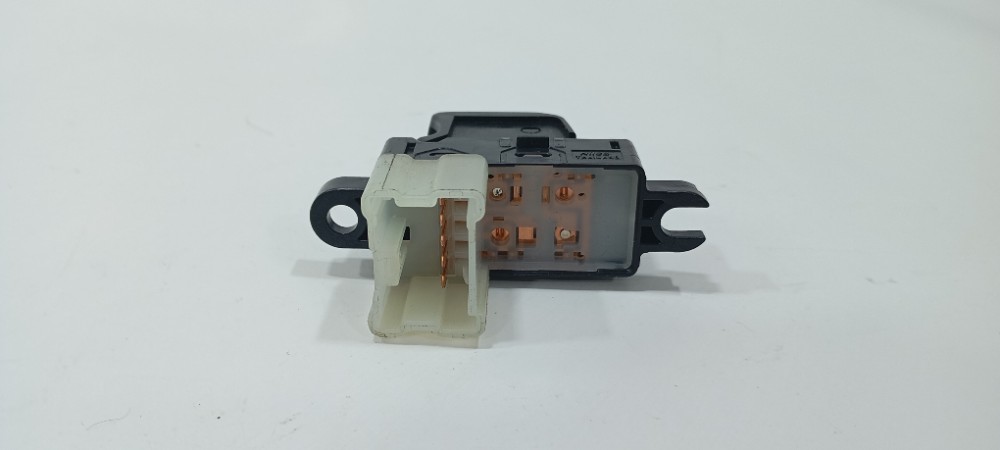 Botão Vidro Tras Direito Nissan March Sv 1.0 2016 Pa6gf30 2