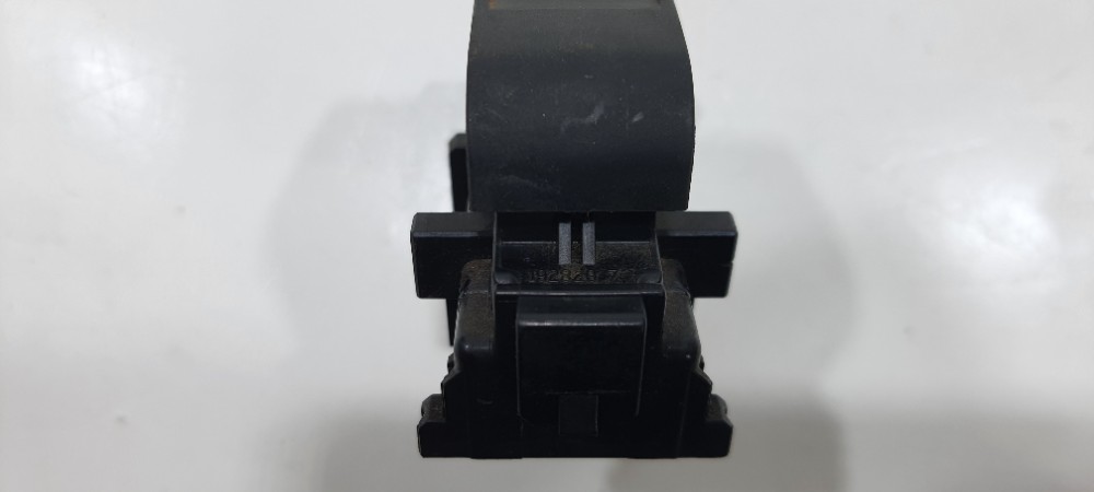 Botão Vidro Dianteiro Direito Toyota Etios Sedan 2014 192829 5