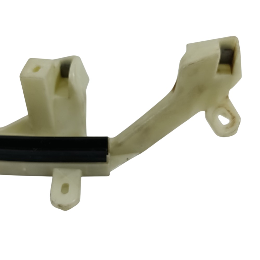 Guia vidro dianteiro direito Peugeot 208 ano 2024 9823206080 9