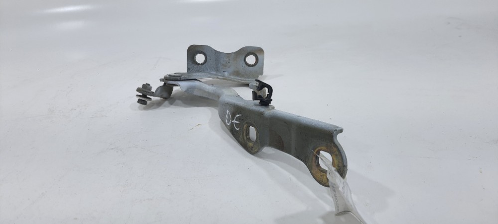 Braço Capô Esquerdo Chevrolet Cruze Sedan 2014 95133599 5