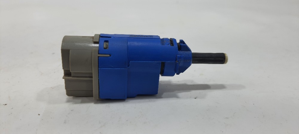 Interruptor Pedal Embreagem Renault Logan 2020 253255192r Azul 2
