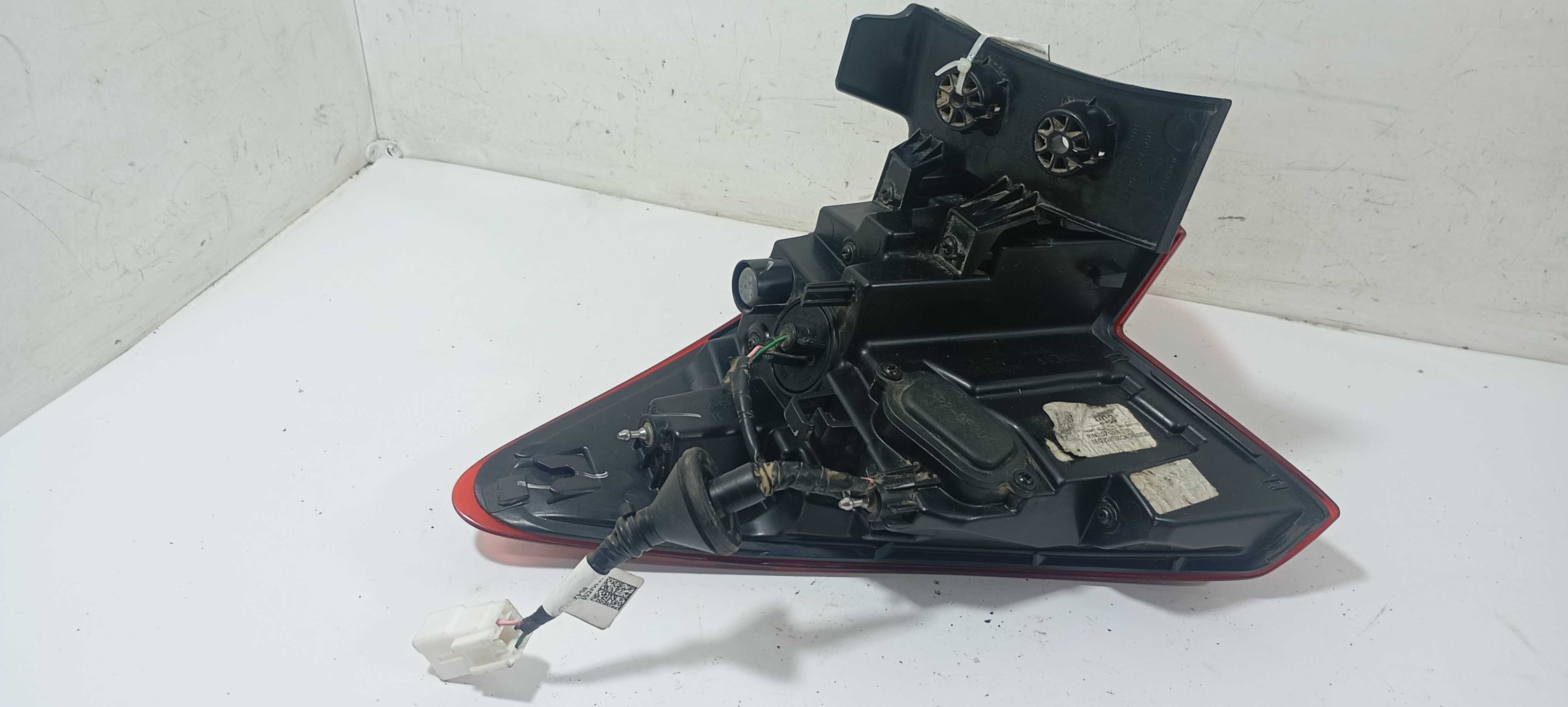 Lanterna Traseira Direita Hb20 Comfort 2023 92402r1500 Vermelha Direito/passageiro 5