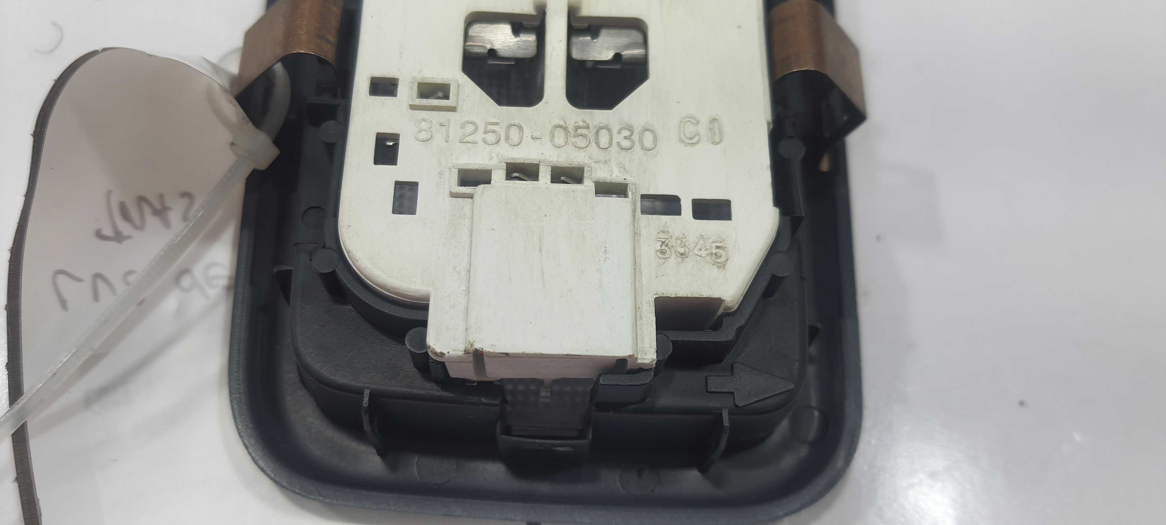 Luz Teto Traseiro Corolla Cross Hybrid 1.8 2024 V2294 2