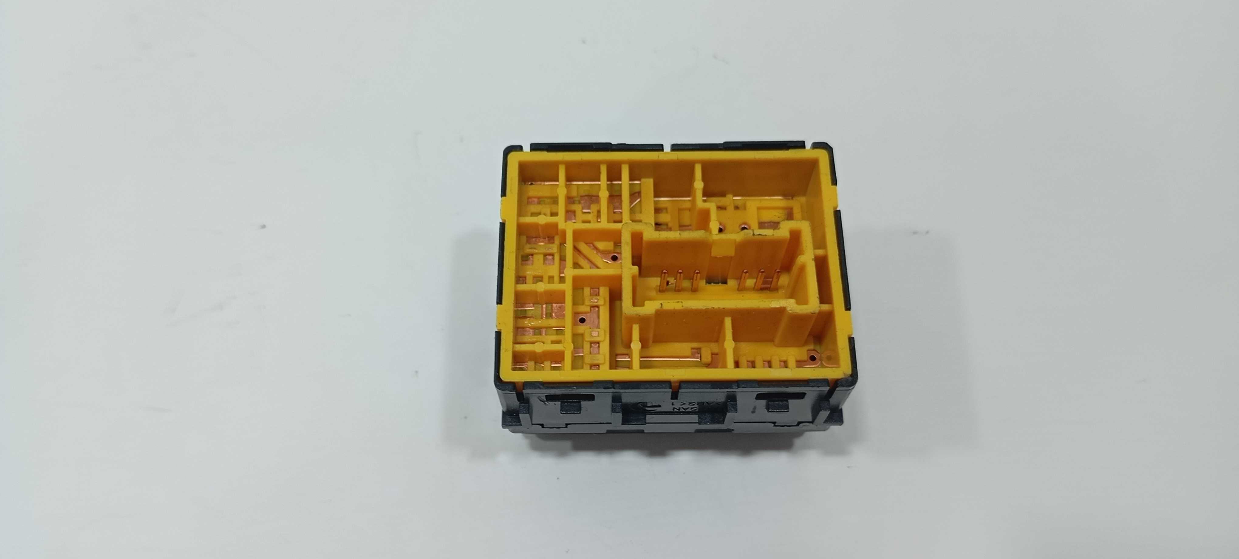 Botão Retrovisor Nissan March Sv 1.0 2016 40709u 3