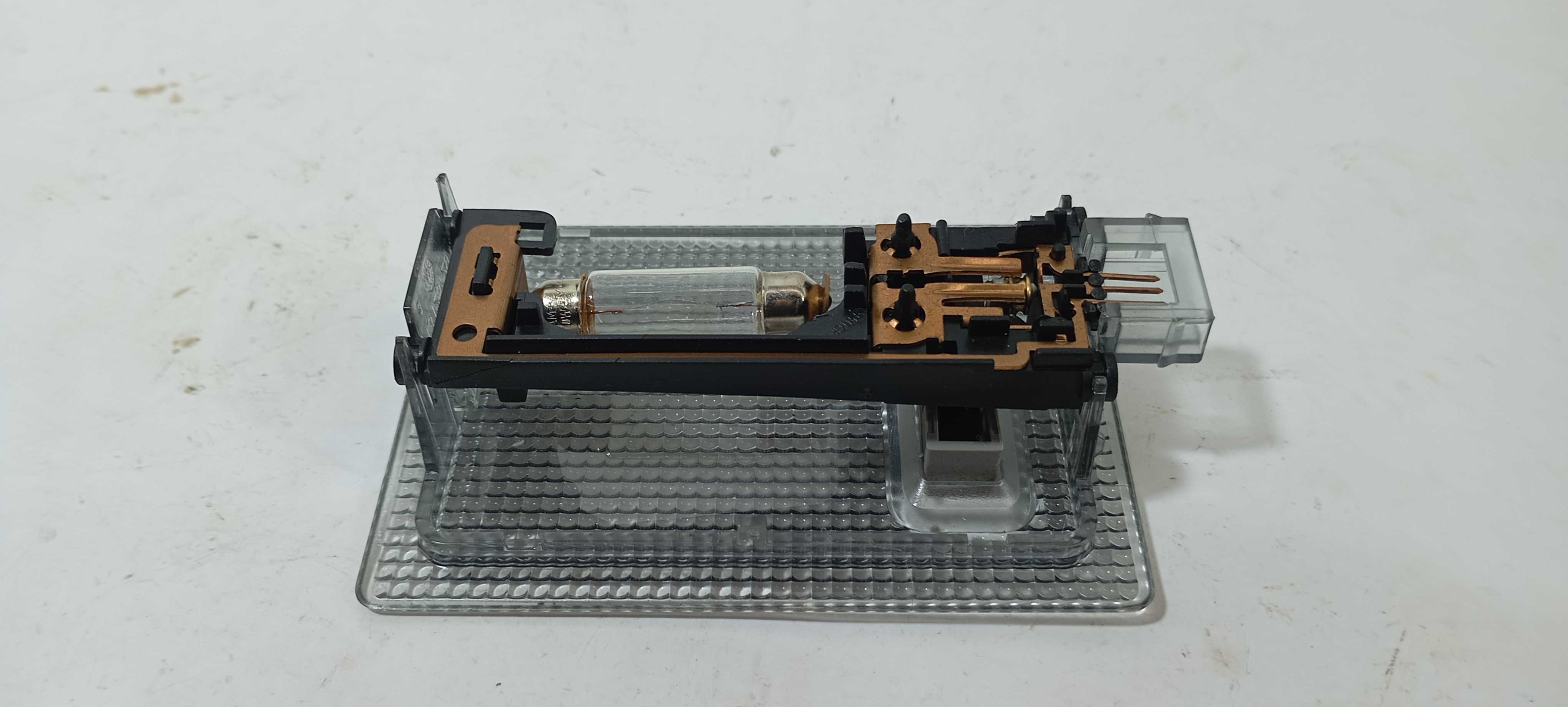 Lanterna Luz Teto Traseira Gm Tracker Lt 2024 13126729 4