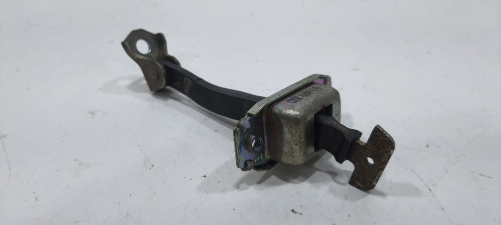 Limitador Porta Traseira Esquerda Nissan March S 1.0 2019 3