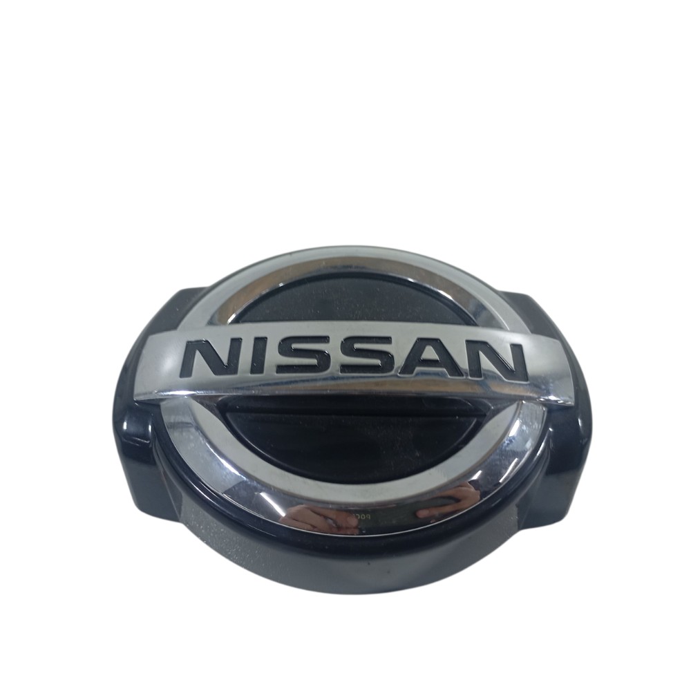 Emblema Tampa Traseira Nissan Kicks 2022 908885r00a Preto 2
