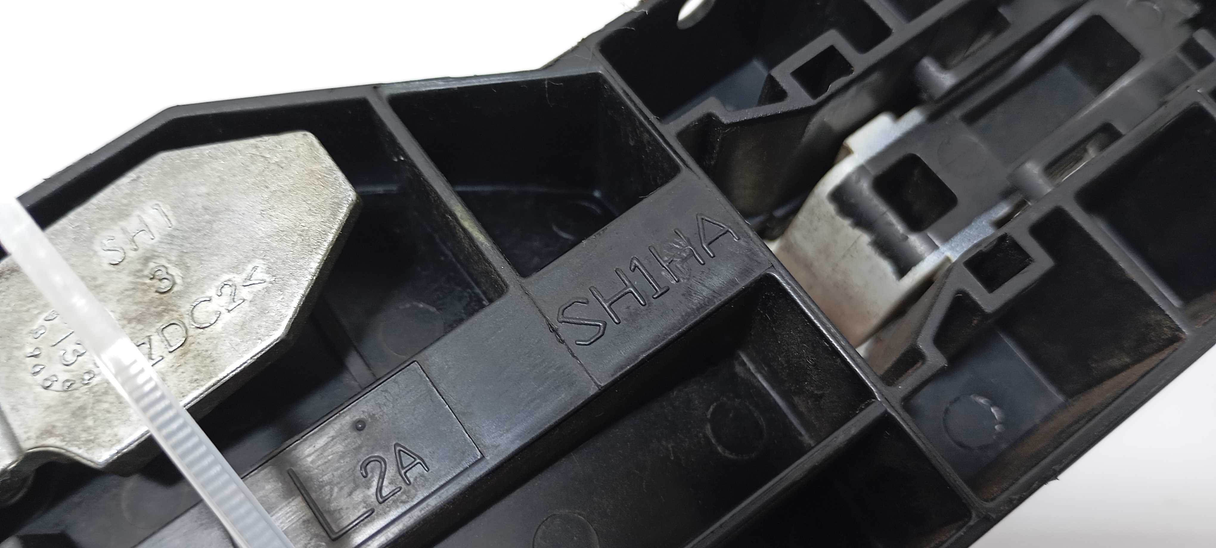 Maçaneta Externa Traseiro E. Nissan March Sv 1.0 2016 Sh1ha Branco Traseira 10