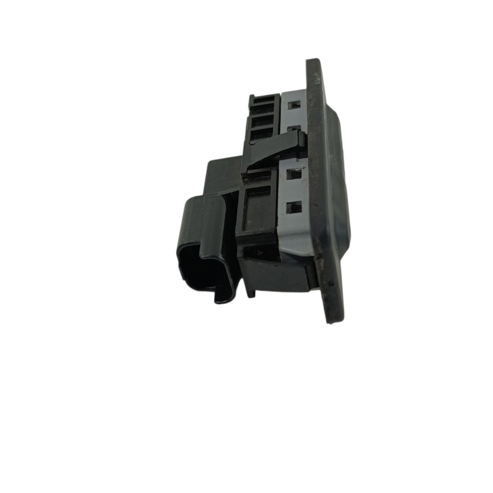 Botão tampa traseira Peugeot 208 ano 2024 95835T02 3