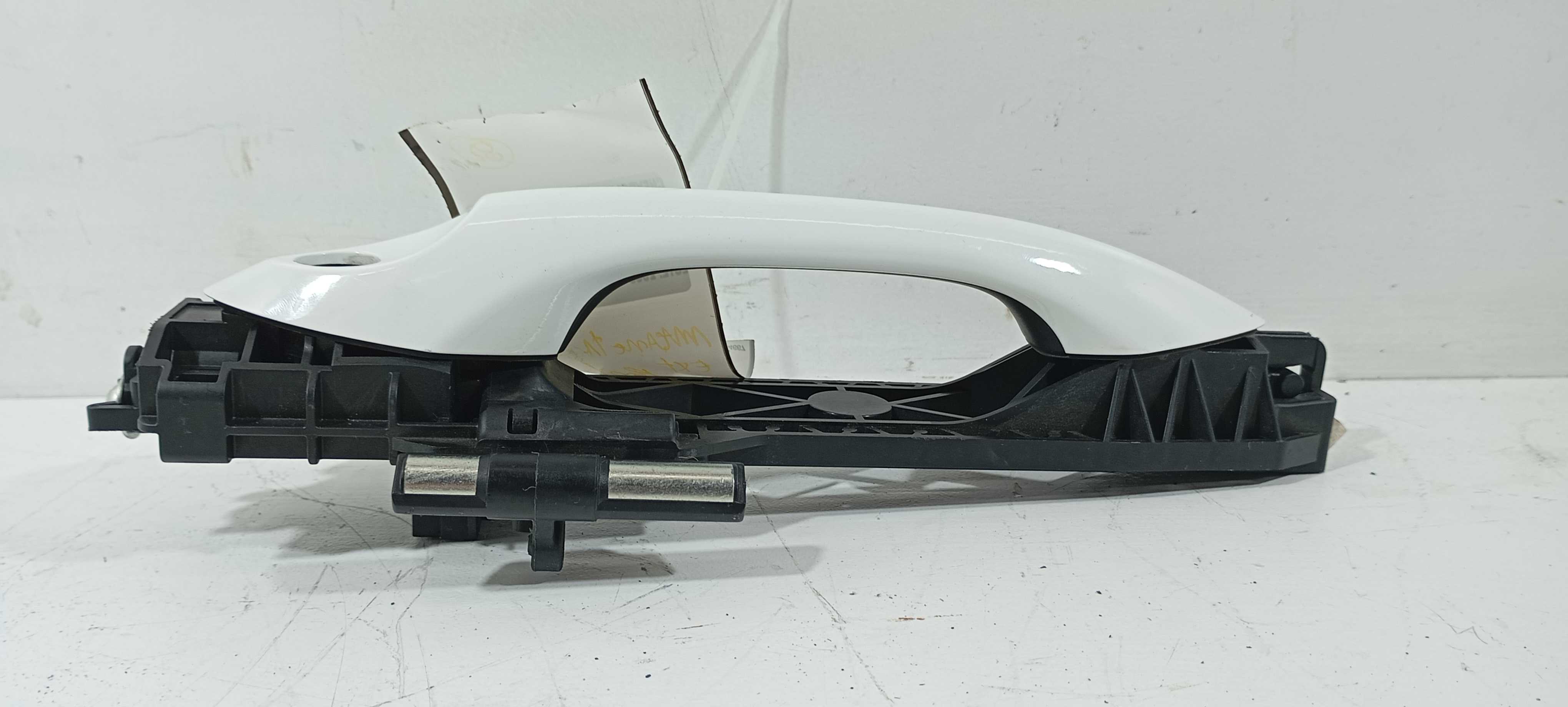 Maçaneta Porta Exter. Diant. E. Onix Sedan Lt 1.0 24 V2303 Branco Dianteira 4