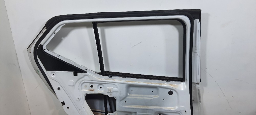 Porta Traseira Esquerda Nissan Kicks Cvt Ano 2019 H21015ramb Traseira Esquerda Branco 2
