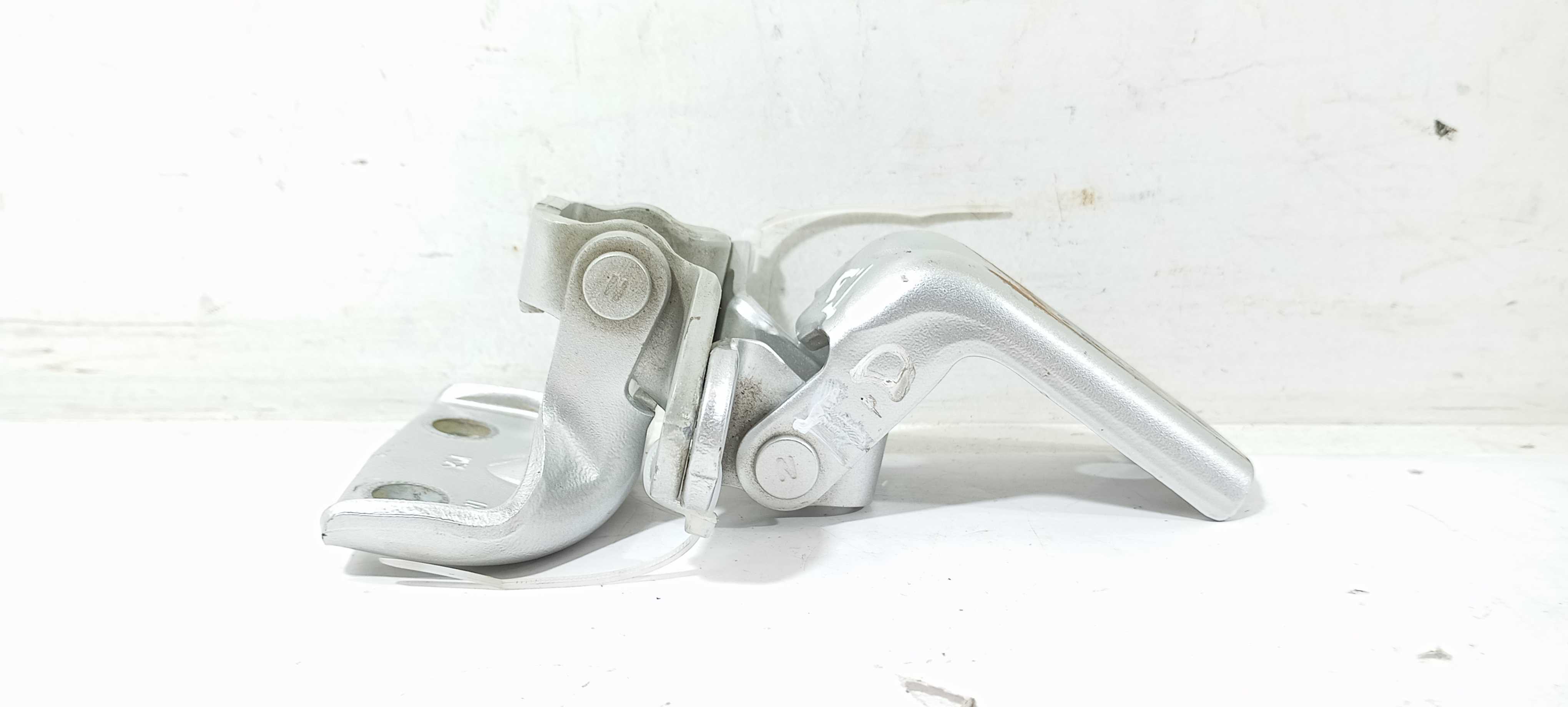 Dobradiça Porta Traseiro D. Kia Sorento Ex2 2.4 12 A046057 2