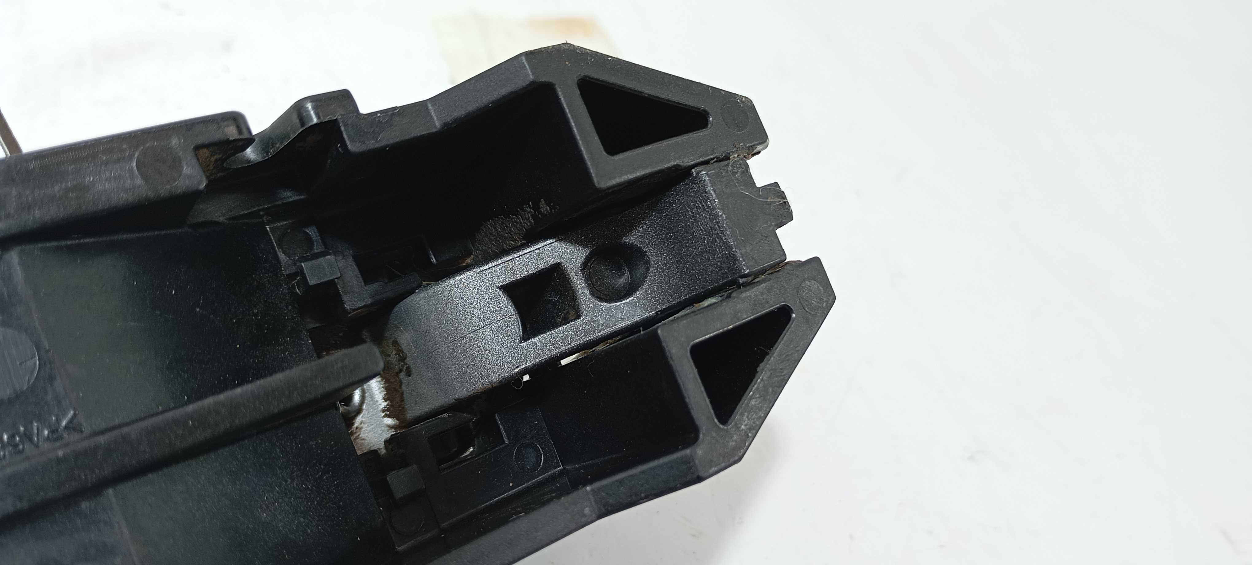 Maçaneta Externa Traseiro D. Nissan Tiida Sedan 1.8 12 V2305 Cinza Perolado Traseira 7