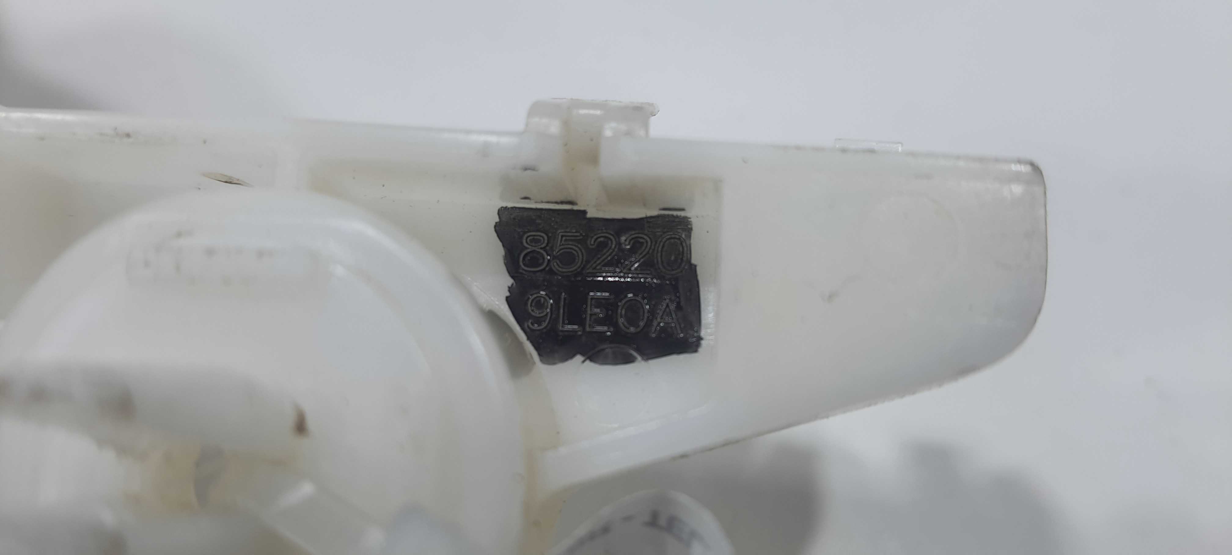 Guia Parachoque Direito Nissan March Sv 1.0 2016 852209leoa 5