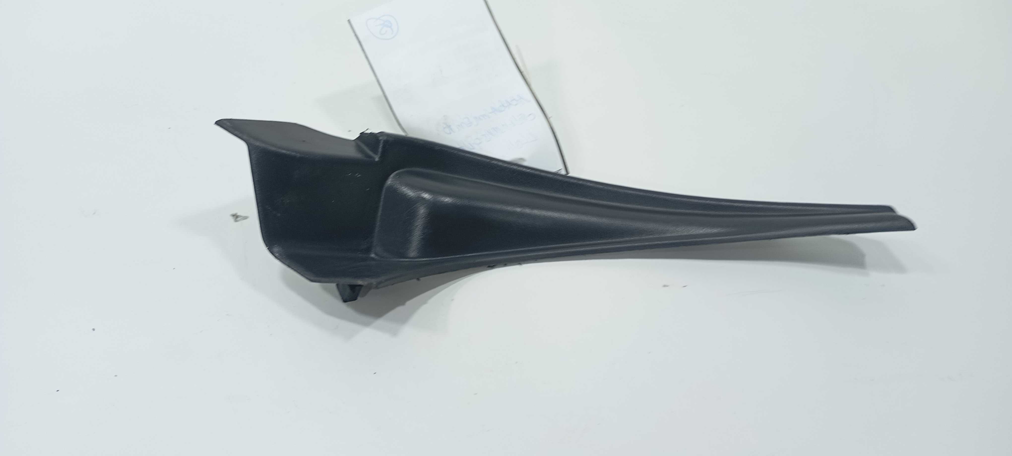 Acabamento Churrasqueira Dir Nissan March Sv 1.0 2016 668941 Preto