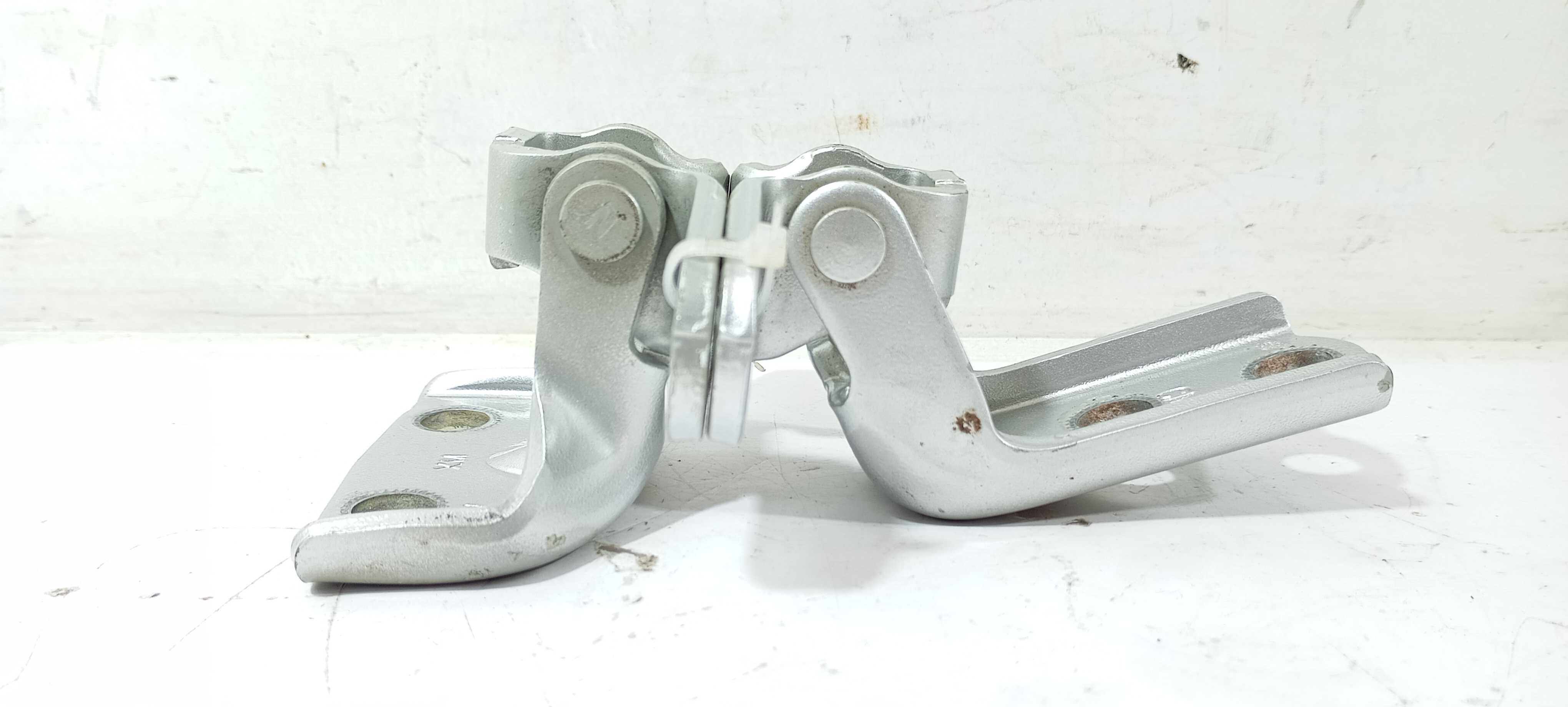 Dobradiça Porta Traseira E. Kia Sorento Ex2 2.4 12 A046057 1