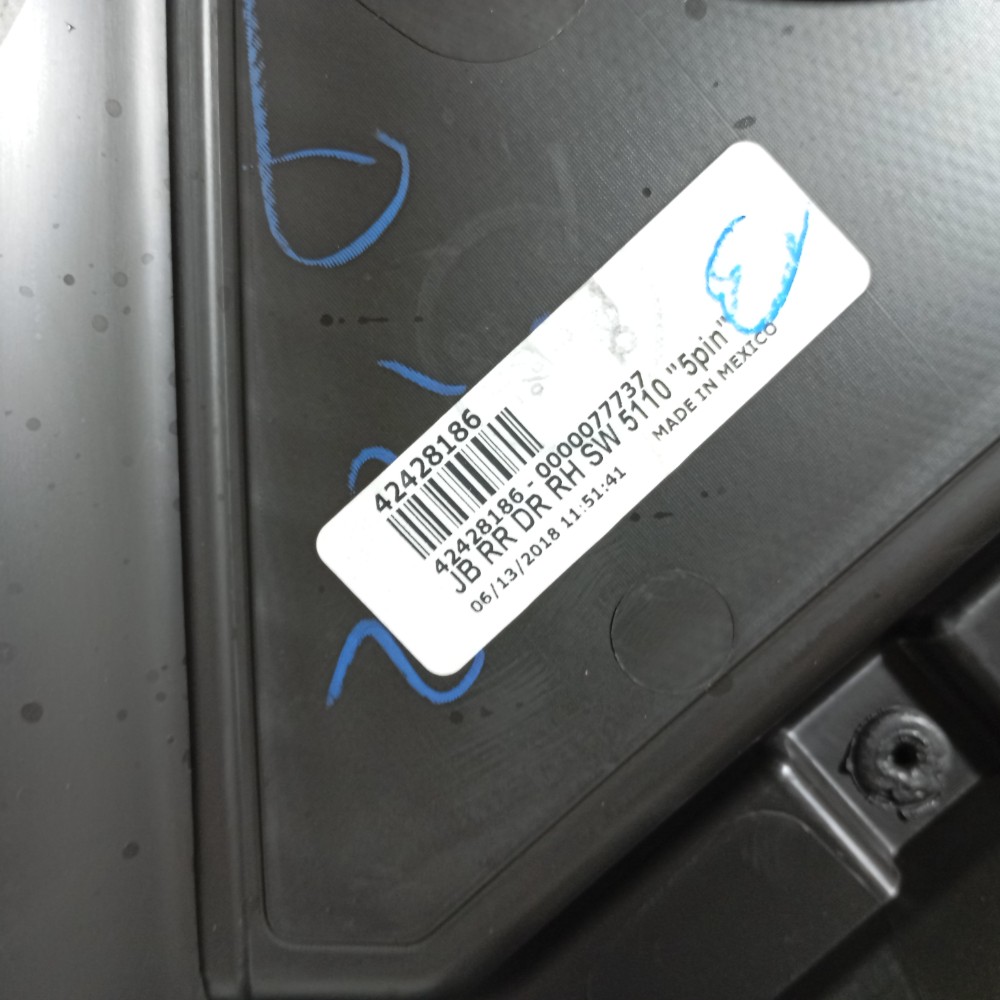 Forro Porta Traseira Direita Gm Tracker Lt 1.4 2018 42428186 Preto 7
