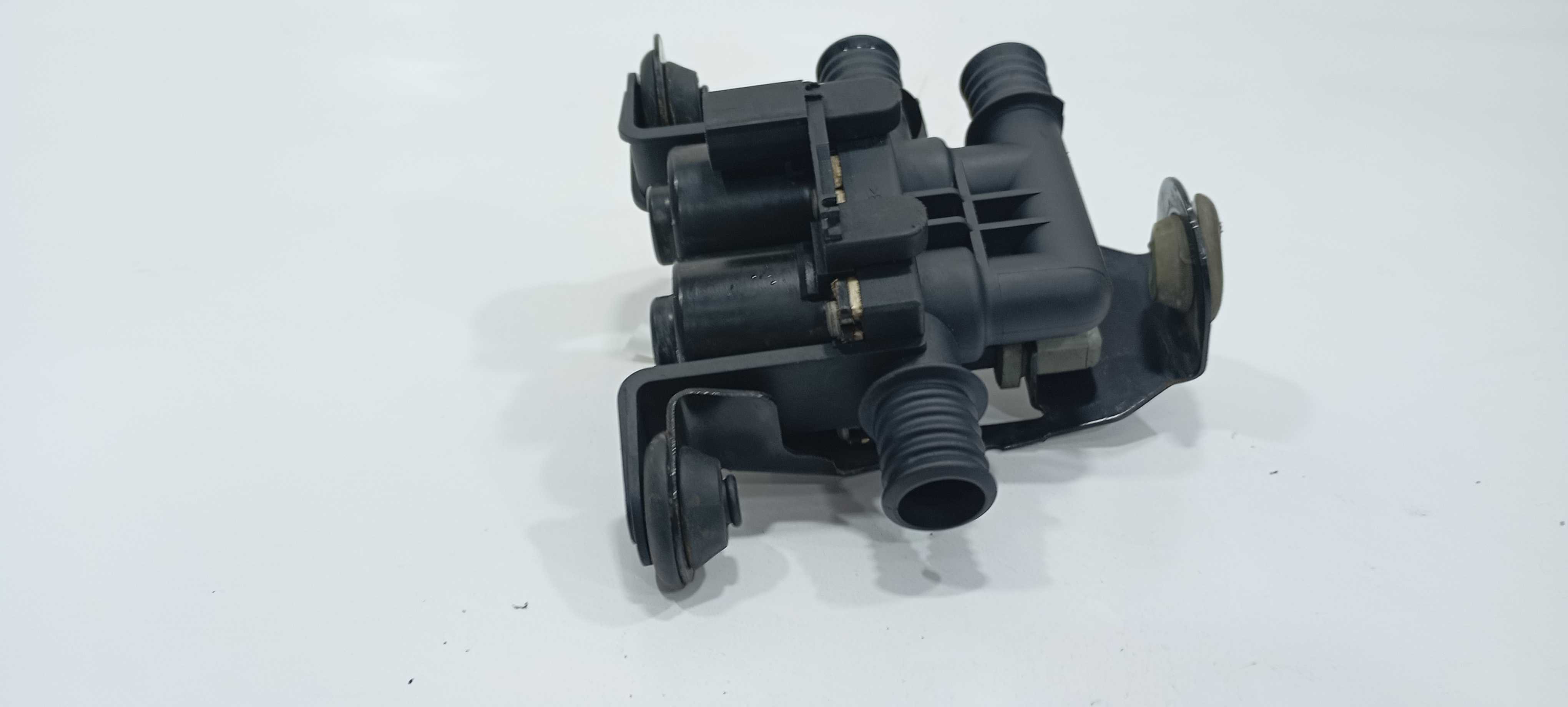 Valvula Agua Auxiliar Bmw X6 Xdrive 2010 4.4 Biturbo V2276 2